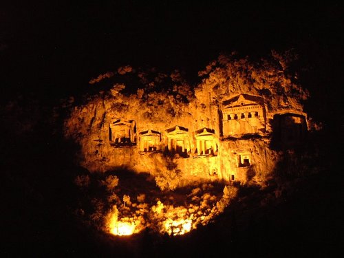 kralmezarlari.jpg
